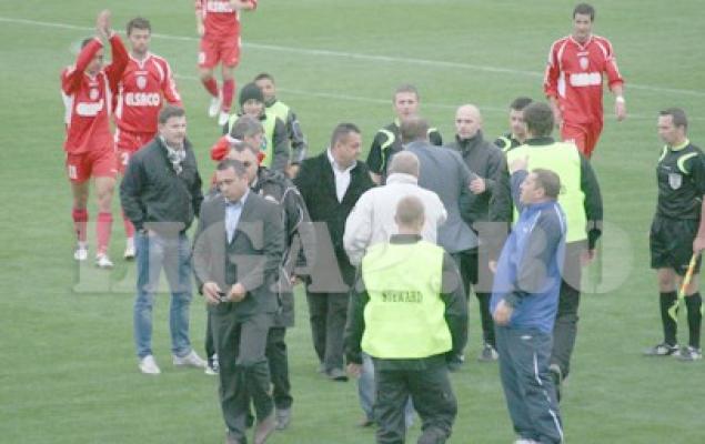 Oficialii echipei Farul au făcut scandal după înfrângerea cu FC Botoşani!